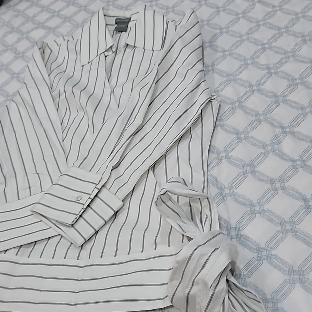 Top - Picture 3 of 4